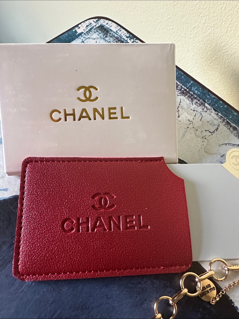 CHANEL GWP, Gold-Tone Necklace with Pink, Red and Clear Gem Flowers - Picture 3 of 7